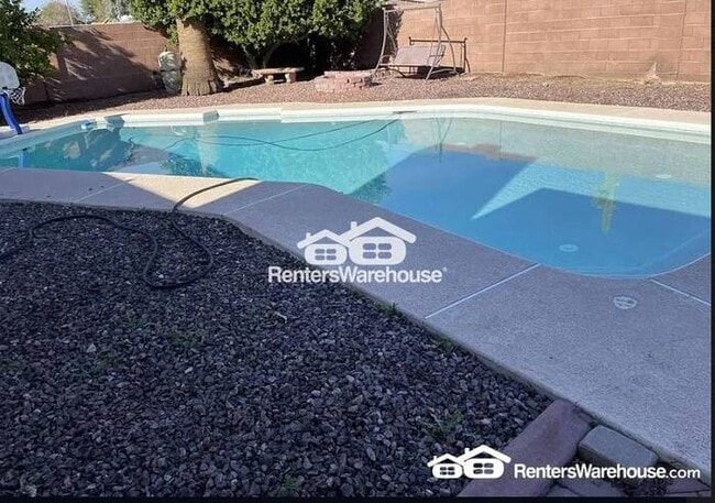 Building Photo - 3BD/2BA Home With Pool in Phoenix, AZ