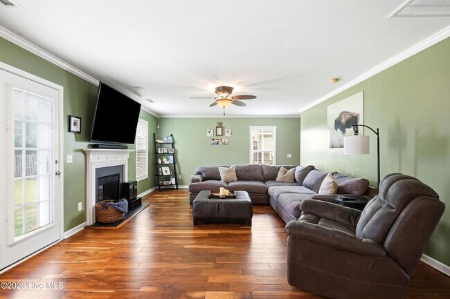 Building Photo - 553 Montego Ct