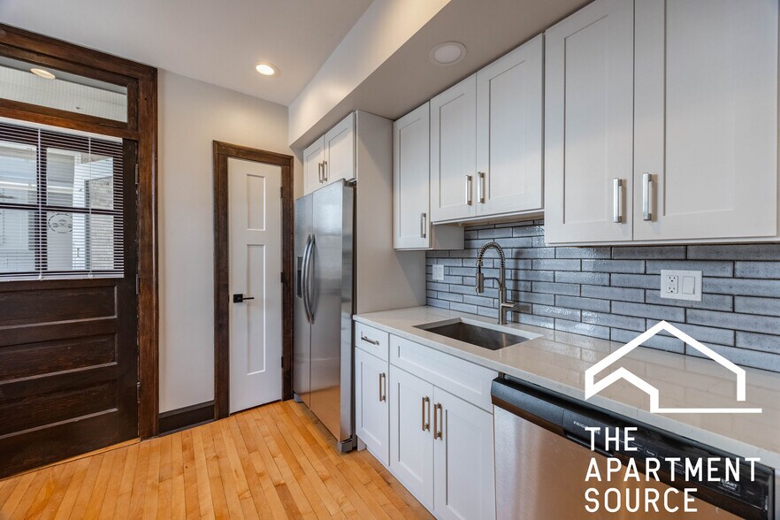 Building Photo - 6411 N Talman Ave