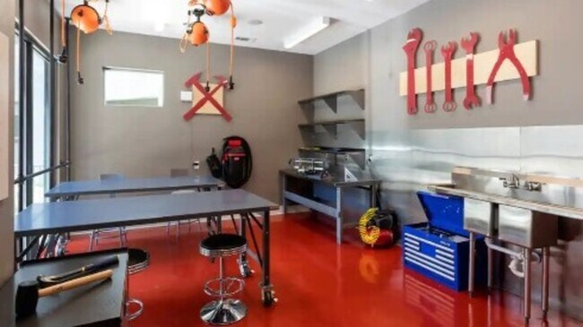 Building Photo - 2401 Aldrich St