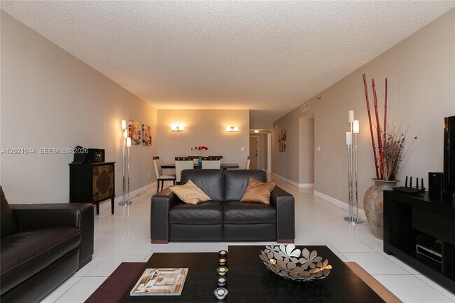 Building Photo - 8855 Collins Ave
