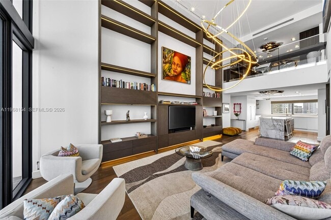 Building Photo - 601 NE 36th St