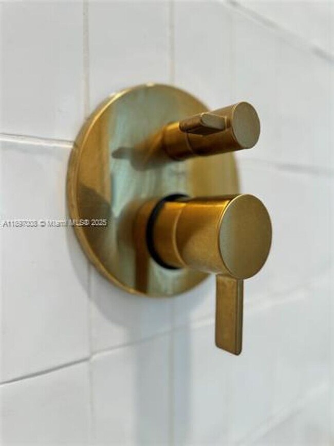 Building Photo - 159 NE 6th St