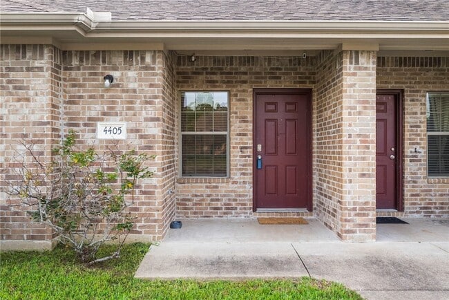 Building Photo - 4451 Reveille Rd