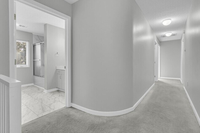 Building Photo - 5844 Hart Rd
