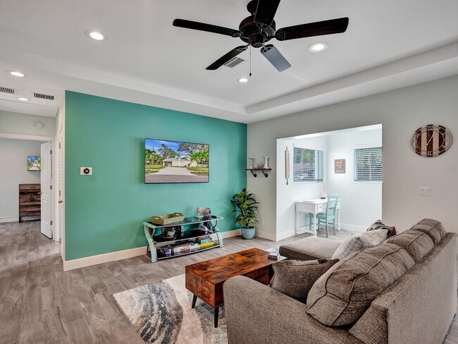 Building Photo - 937 SW 17th St