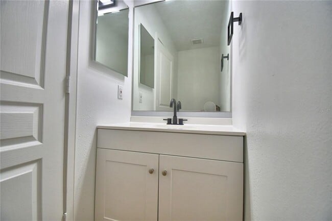 Building Photo - 660 Celebration Ave