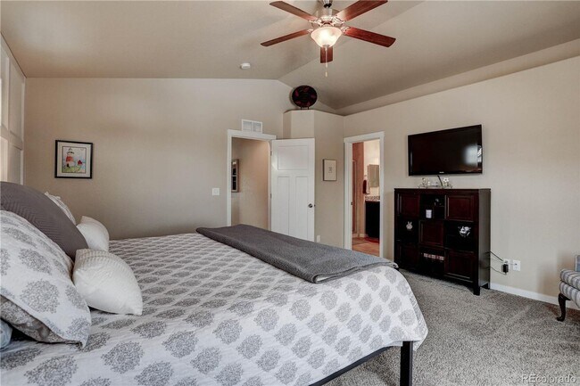 Building Photo - Beautiful 3 Bedroom 3 Bath Home Available ...