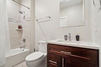 Building Photo - 1522-1532 W Girard Ave