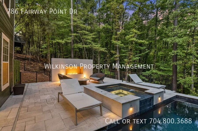 Building Photo - 786 Fairway Point Dr