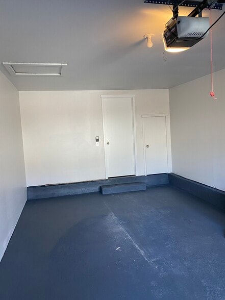 Building Photo - 20 Chestnut Dr