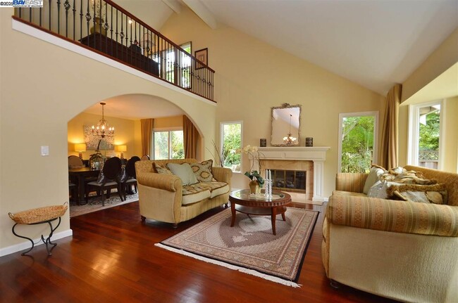 Building Photo - 2051 Pebble Dr