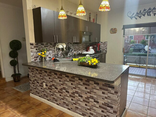 Building Photo - 1601 SW 83rd Ave