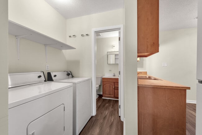 Building Photo - 1154 26th St