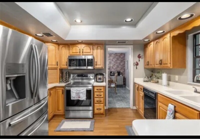Building Photo - 4100 SW 86th Terrace