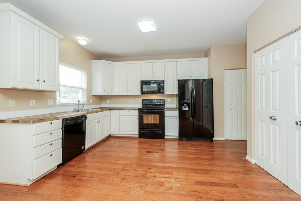 Building Photo - 2641 Churchill Dr