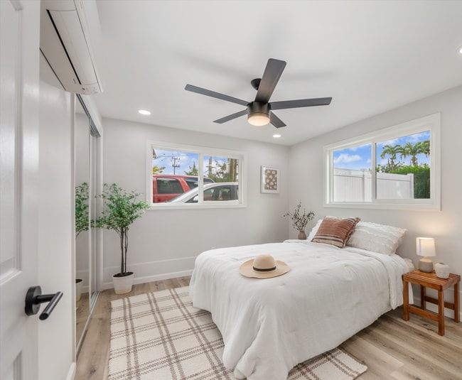 Building Photo - 1576 California Ave