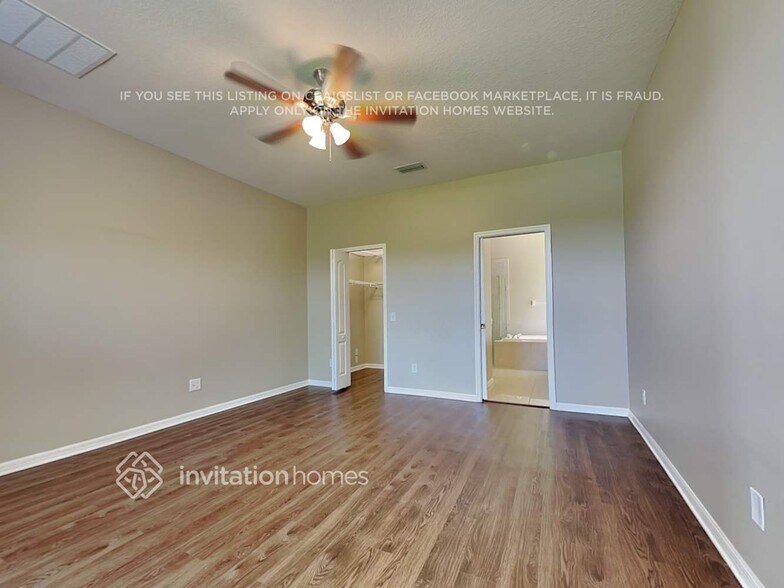 Building Photo - 10417 Meadow Spring Dr