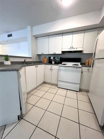 Primary Photo - 17602 NW 25th Ave