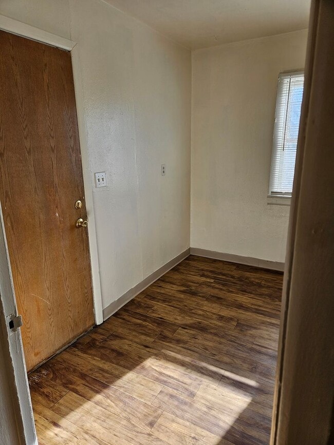 Building Photo - SH144/146