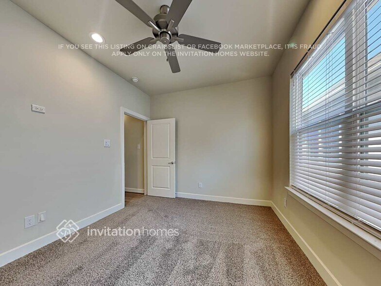 Building Photo - 10410 Executive Lake Dr