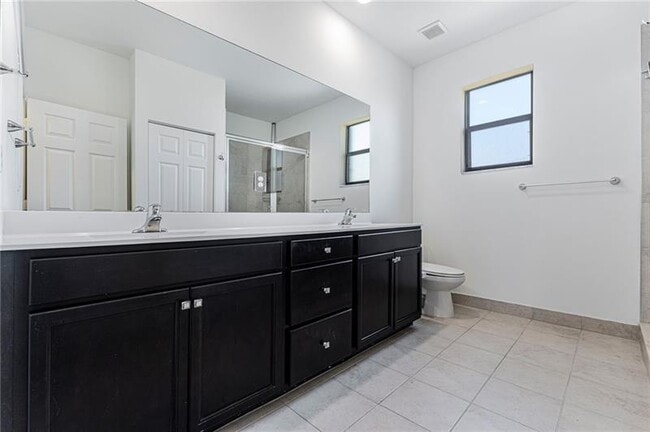Building Photo - 1616 SW 28th St