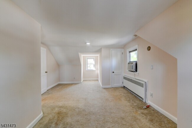 Building Photo - 72 Colonial Dr