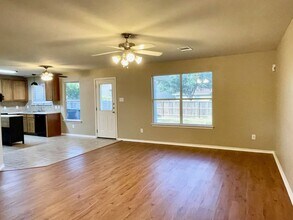 Building Photo - BEAUTIFUL 4 BR/2BTH HOUSE LOCATED IN CIBOL...