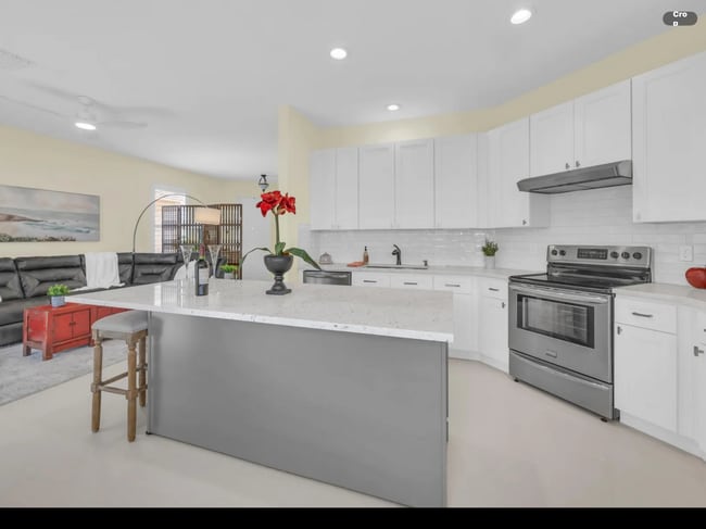 Building Photo - 253 SW Coconut Key Way