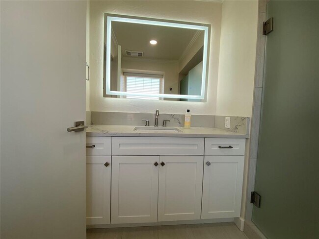 Building Photo - 1114 Sherwood Ln