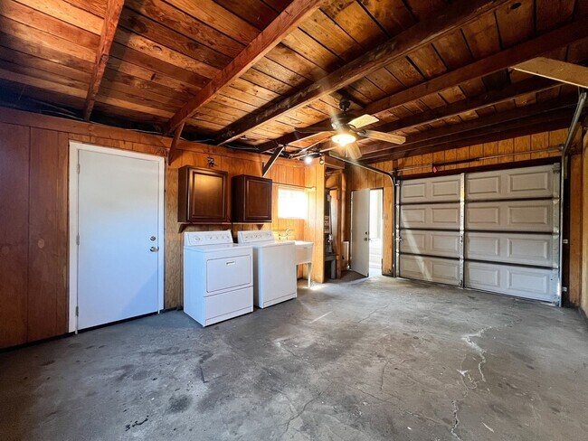Building Photo - Charming 2 Bedroom, 1 Bathroom Home with Large Fenced Yard + Garage
