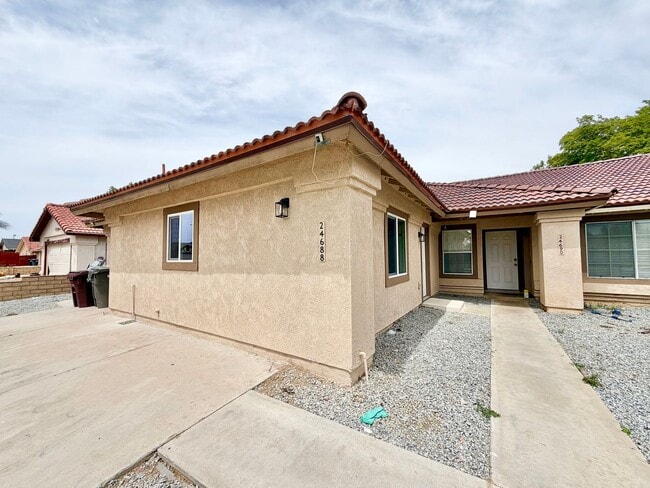 Building Photo - Move-In Ready 2 Bed Casita with Upgrades Throughout & In-Unit Laundry