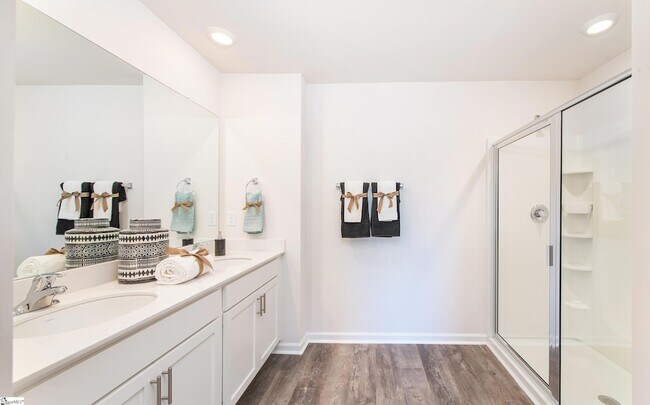 Building Photo - 1 Southern Pne Dr