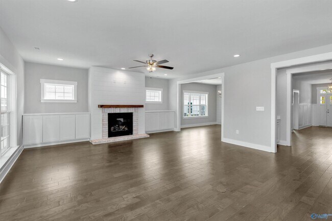 Building Photo - 113 Marlbrook Dr