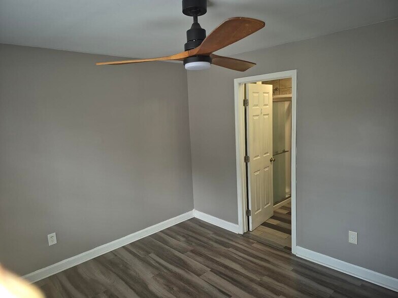 Building Photo - 4108 Edwards Rd