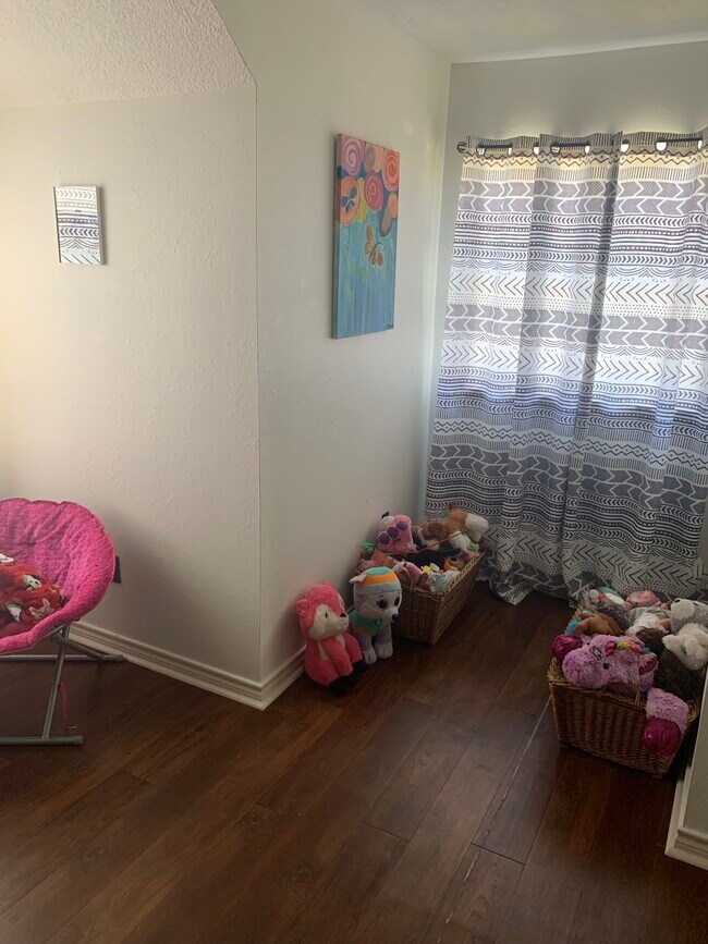 Building Photo - 115 Pearson Ln