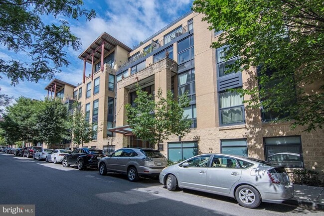 Building Photo - 2301 Champlain St NW