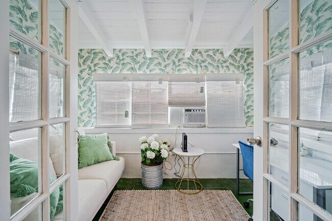 Building Photo - 1016-1042 NW 42nd St