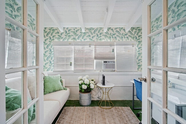 Building Photo - 1016 Street