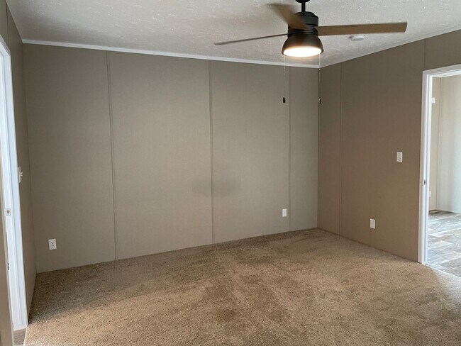 Building Photo - 3 BED, 2 BATH MOBILE HOME LOCATED IN THE DENTON AREA! $1,250 MONTH, $1,250 DEPOSIT.