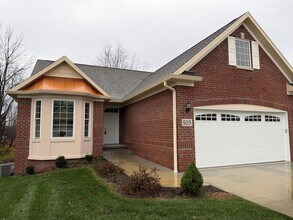 Building Photo - Available Nov 21st, 2025!!