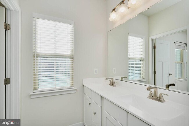 Building Photo - 5831 Pecking Stone St