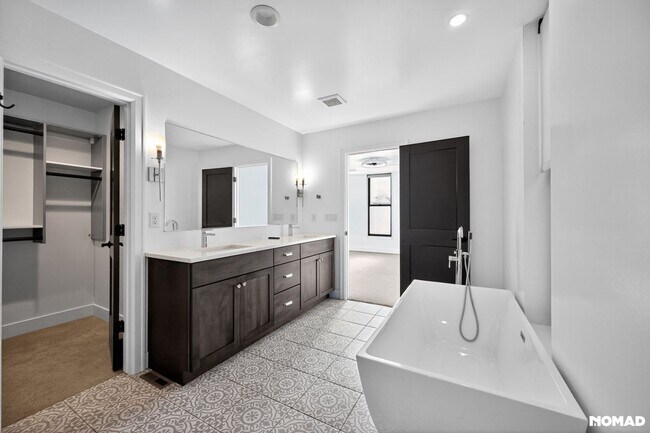 Building Photo - 1 month FREE rent RINO/3-Bed, 3.5-Bath townhouse