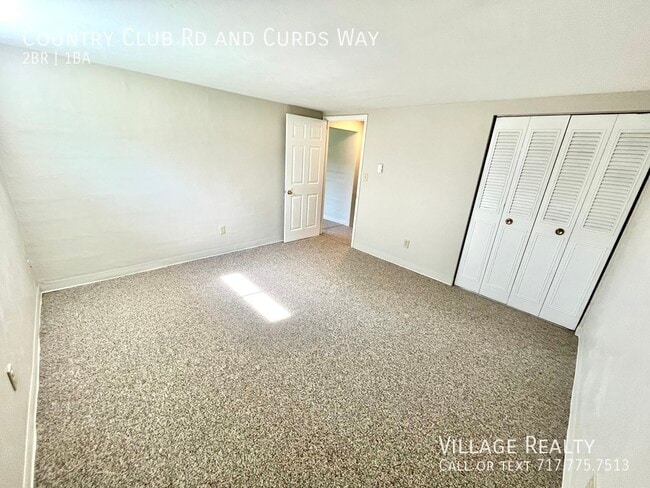 Building Photo - 671 Country Club Rd