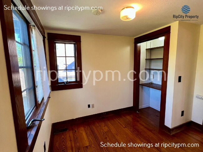 Building Photo - 3125 SE 20th Ave