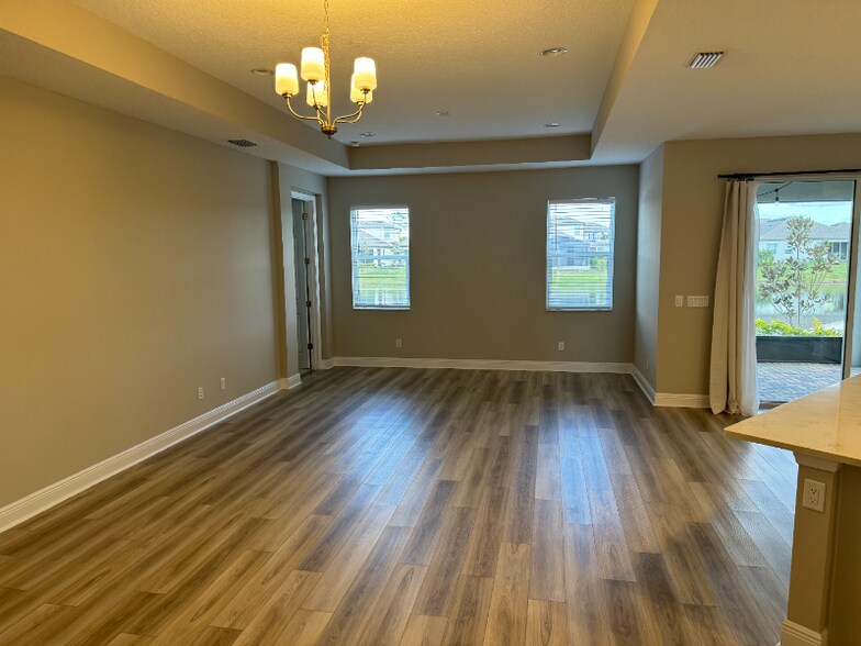 Building Photo - 921 Fern Leaf Run