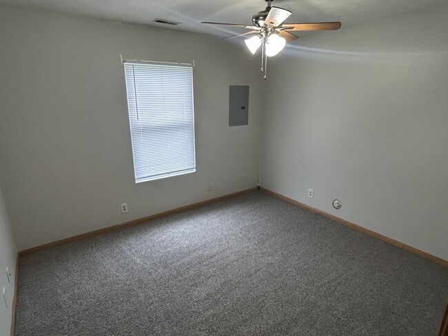 Building Photo - 2910 N 42nd St