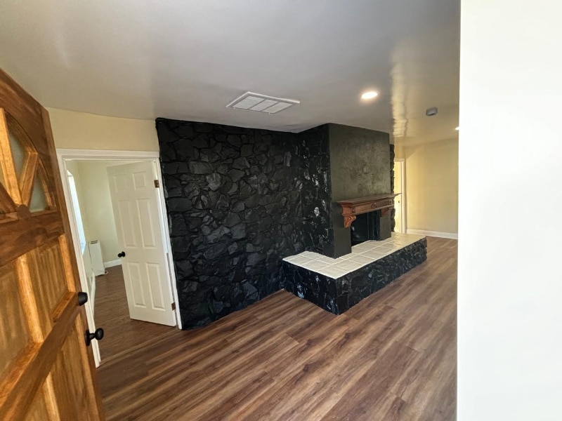 Building Photo - 1336 W 73rd St