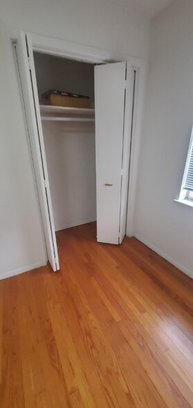 Building Photo - 513 Bedford Dr