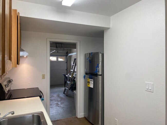 Building Photo - 81 Camelot Ct